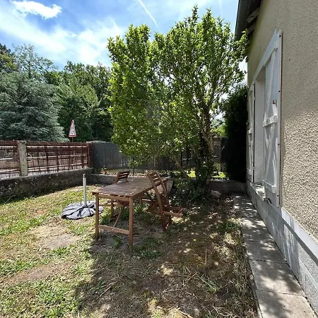 Maisonnette Proche Base De Loisirs De *